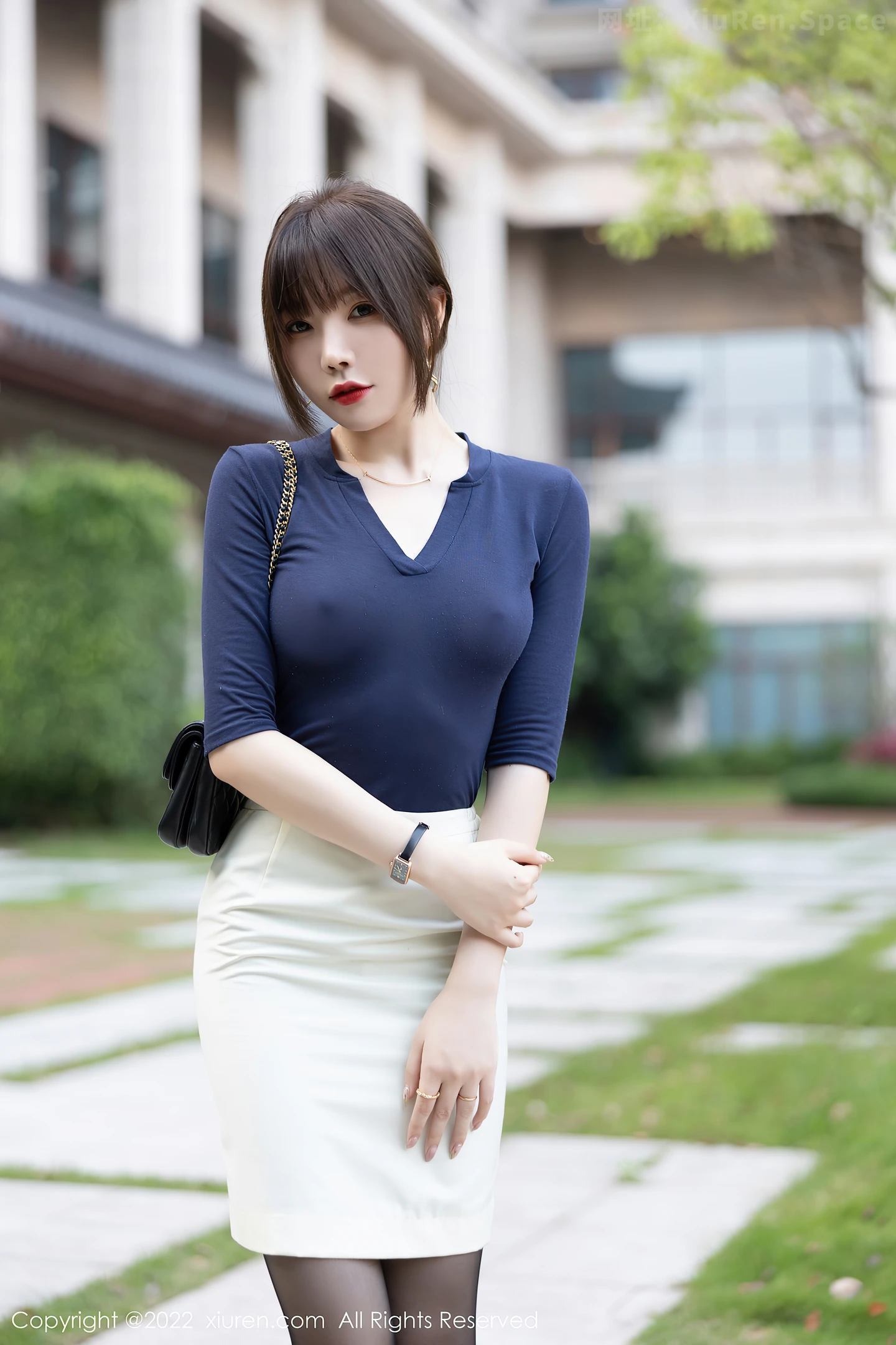 图片[6]-[XiuRen秀人网] VOL.5132 女神芝芝Booty性感蓝色真空收身上衣配超薄黑丝撩人诱惑写真109P-秀人网官方网站